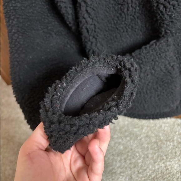 Joanie Clothing Size XS Black Fuzzy Peter Pan Collar Jacket - Picture 4 of 5